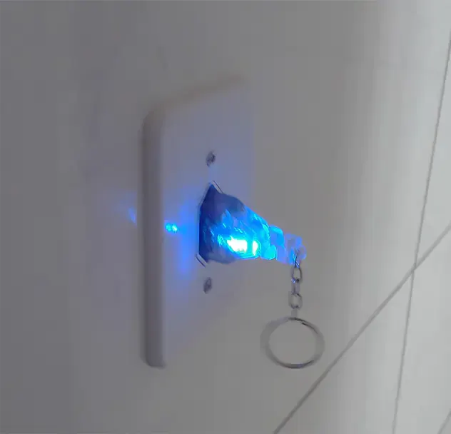 Chaveiro medidor de voltagem